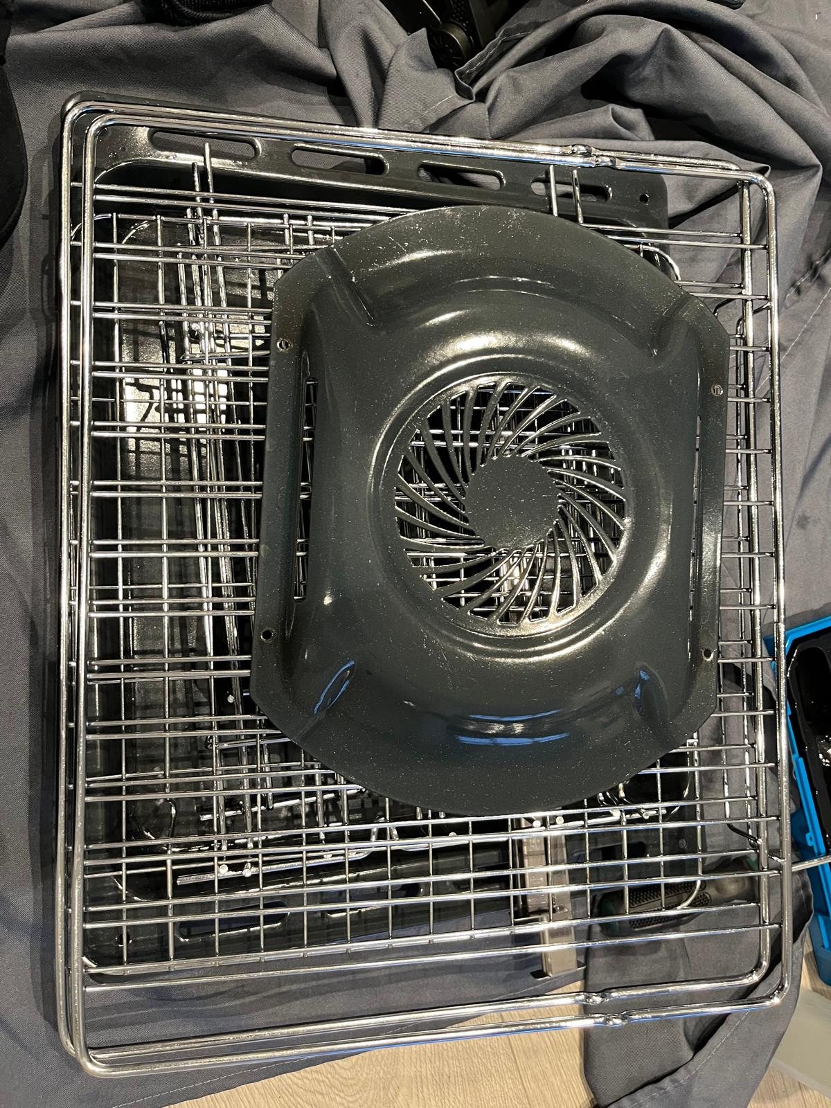 Extractor / Fan Cover before cleaning